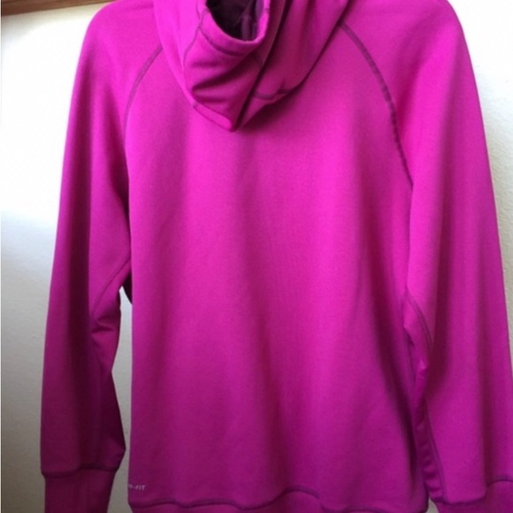 🌿Nike therma-fit pink hooded sweatshirt - Picture 2 of 4